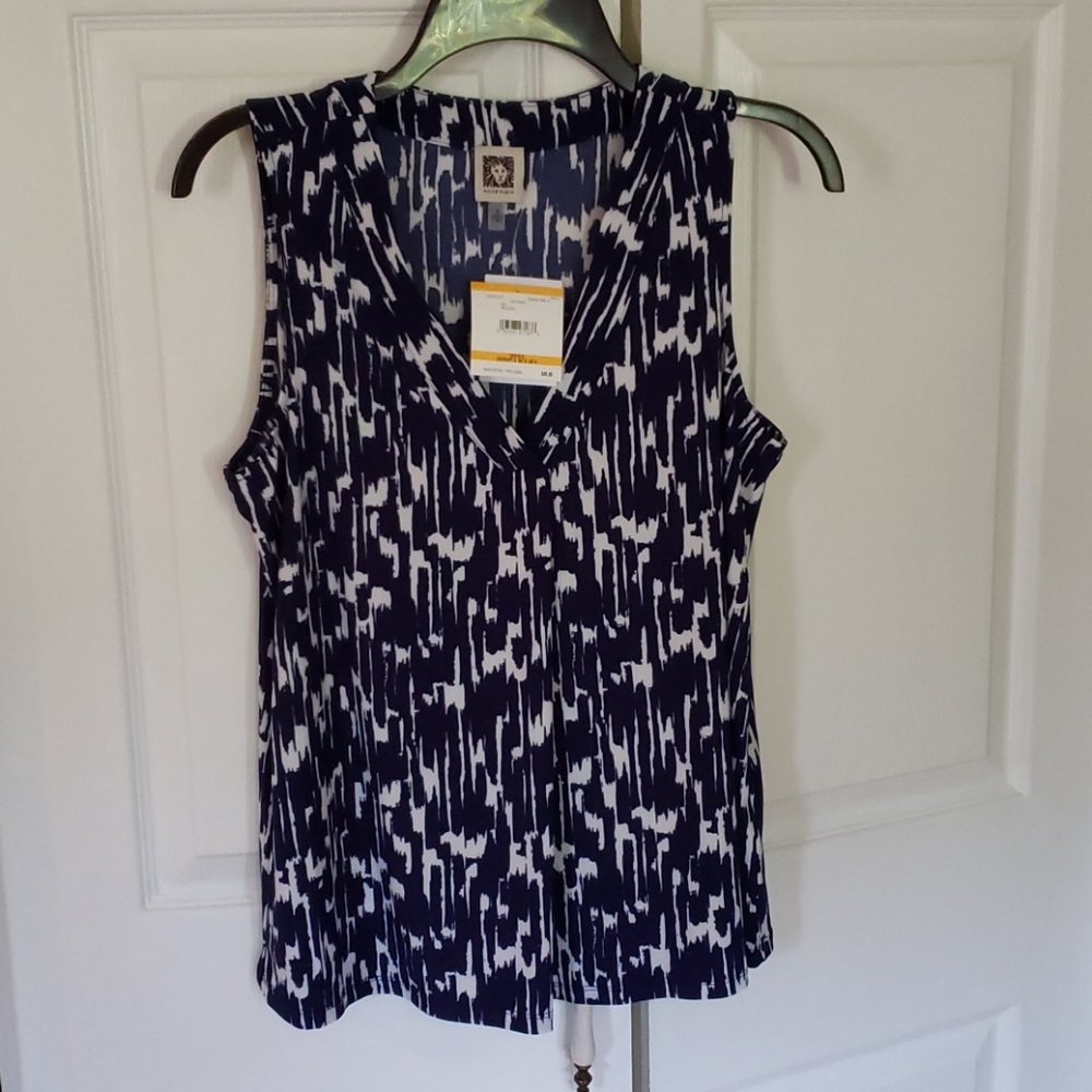 NWT - $$$ ANNE KLEIN Top